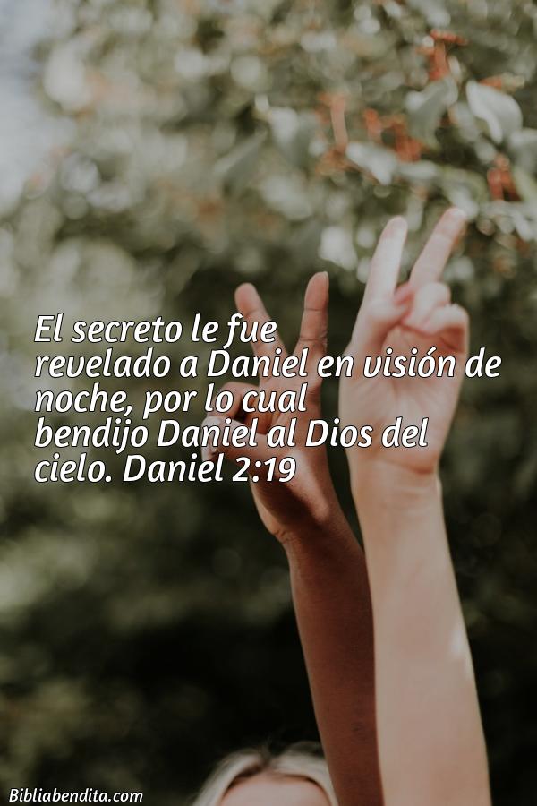 ¿Qué significa el Versículo Daniel 2:19?, su importancia y las lecciones que podemos aprender en este versículo de la biblia. Explicación de Verso Daniel 2:19 en la biblia