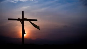 por que los católicos usan el crucifijo como símbolo